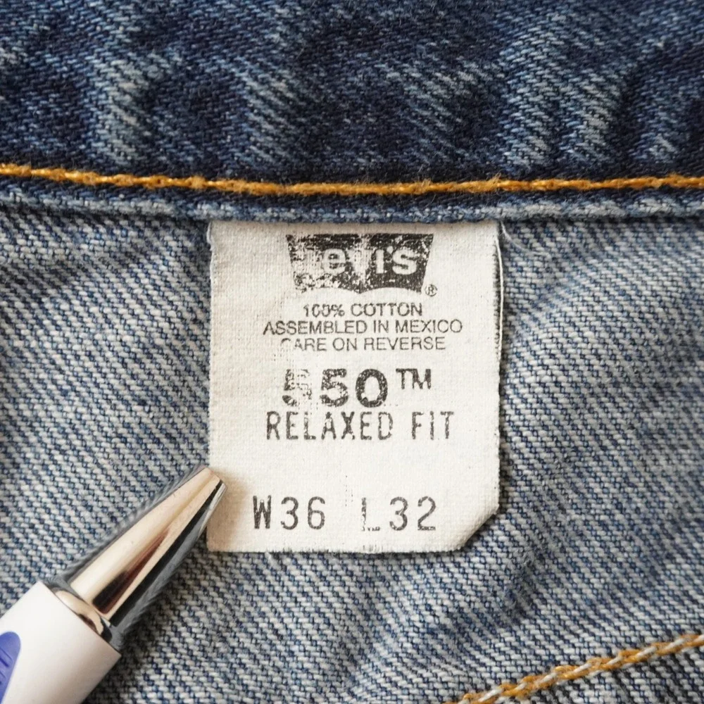 Vintage Levis 550 Relaxed Fit Jeans 36x32 Mens 90s Blue Tapered Leg Denim